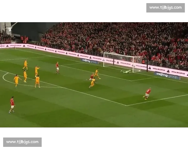 英格兰对阵丹麦比分揭晓比赛走势与关键瞬间全解析战术博弈与球员表现