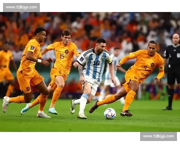 荷兰与阿根廷激战正酣 谁将晋级世界杯决赛演绎经典对决